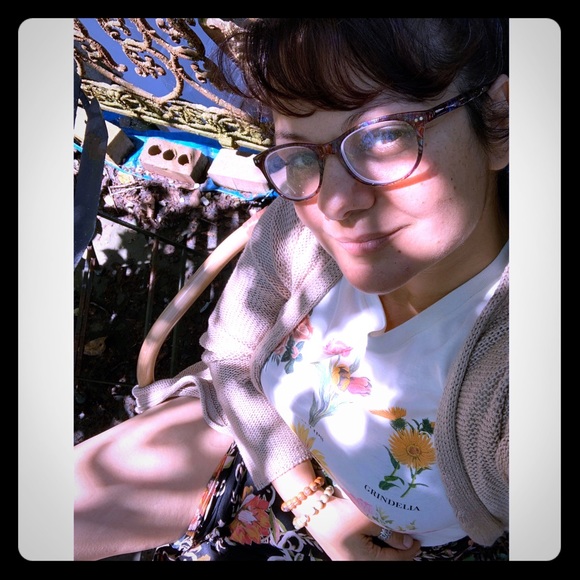 Meet your Posher, Gina - Picture 2 of 3